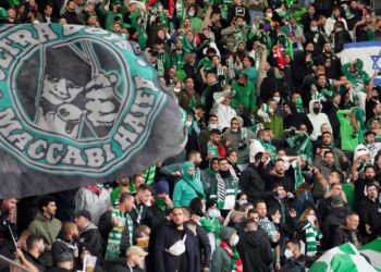 Aficionados del Maccabi Haifa reciben insultos antisemitas en estadio de Berlín construido por nazis