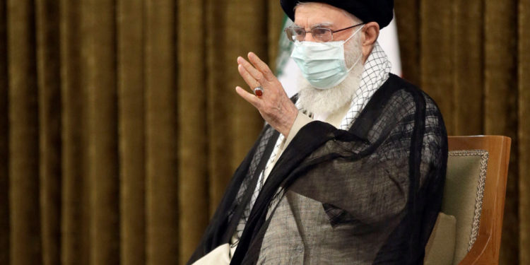 Líder de Irán insta a revertir el “pecado” de las normalizaciones árabe-israelíes