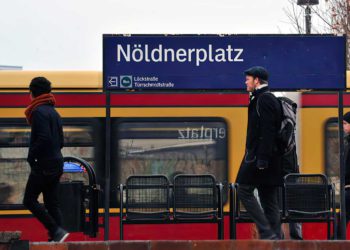 Un israelí con capucha de las FDI en Berlín es agredido