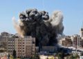 Ex general de las FDI: El bombardeo de la torre de Associated Press en Gaza fue un “autogol”