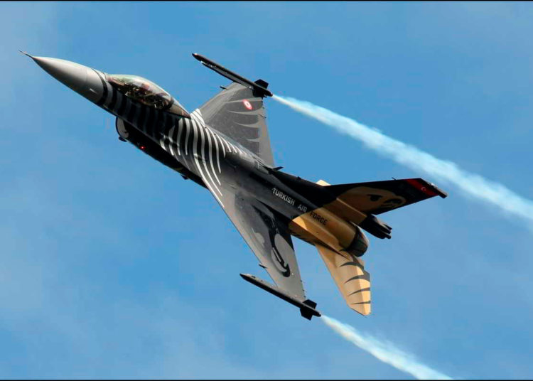 Turquía solicita la compra de 40 cazas F-16 estadounidenses