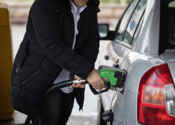 El precio de la gasolina subirá a medianoche y alcanzará su máximo en tres años