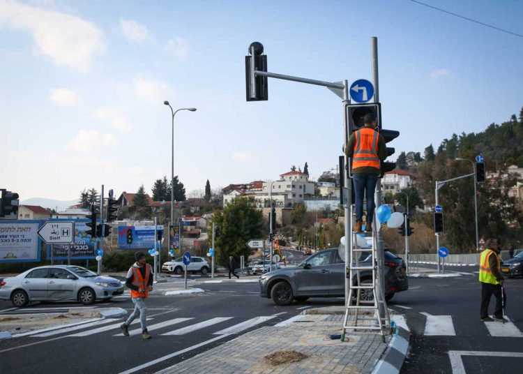 Google prueba en Israel su tecnología de IA para cronometrar mejor los semáforos