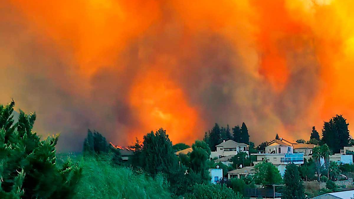 Incendio forestal cerca de Jerusalén continúa ardiendo fuera de control
