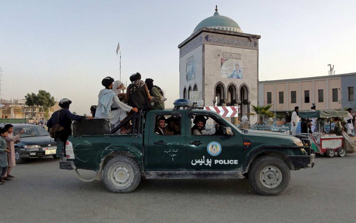 Explosión en una mezquita de Afganistán deja al menos 7 muertos y 32 heridos