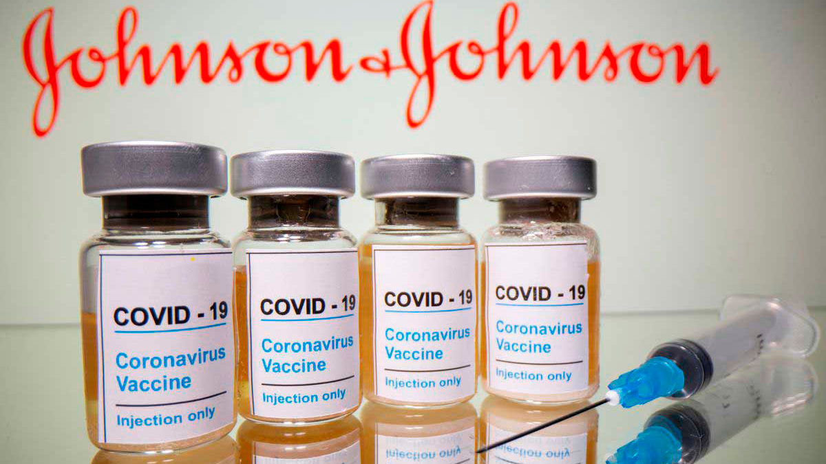 FDA autoriza las vacunas de refuerzo de Moderna y Johnson & Johnson