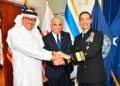 La visita del canciller israelí a Bahréin incluyó un recorrido a una base de EE.UU. frente a las costas de Irán
