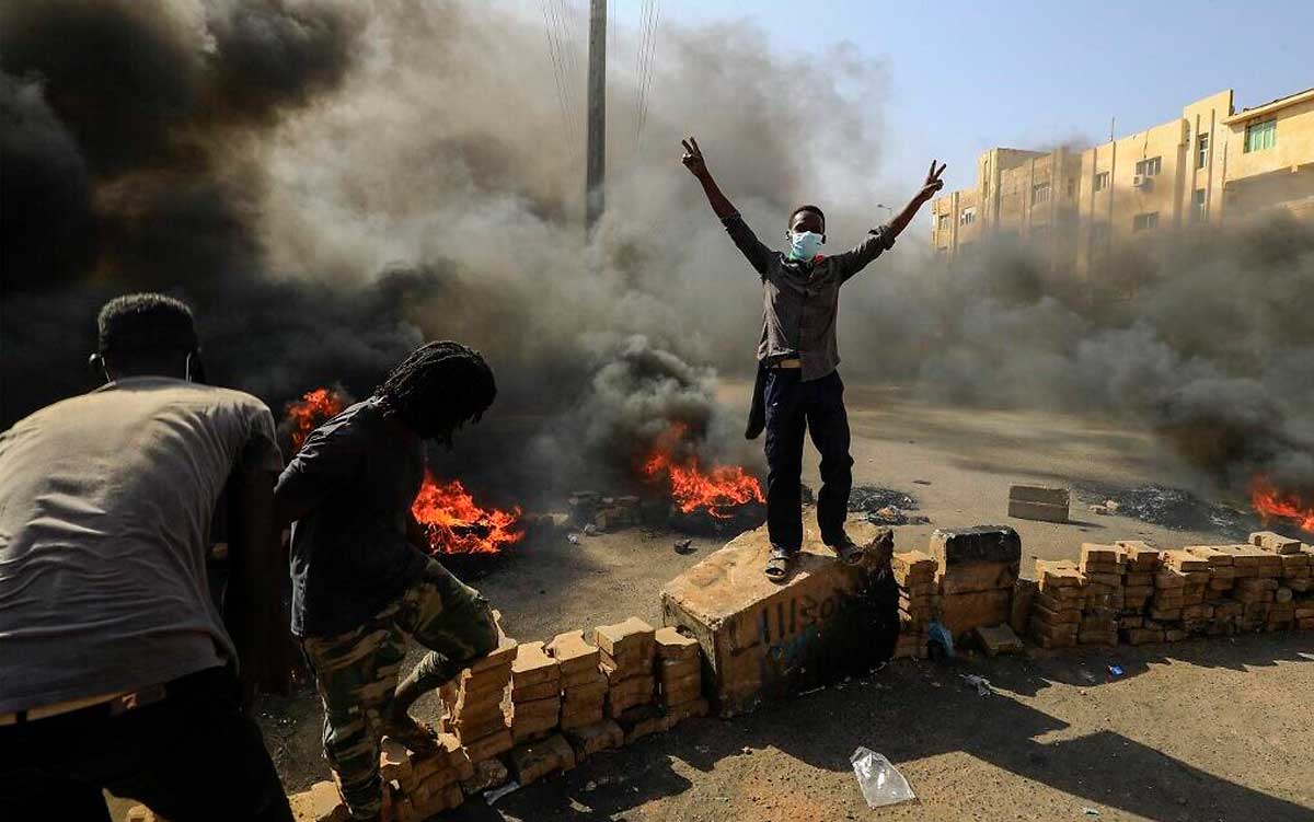 Golpe de Estado en Sudán: Militares arrestan al primer ministro