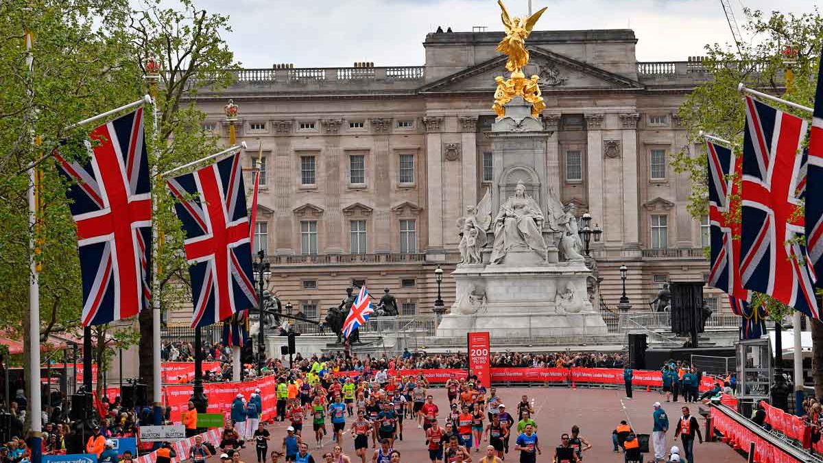 Un atleta ciego israelí recauda dinero corriendo la maratón de Londres