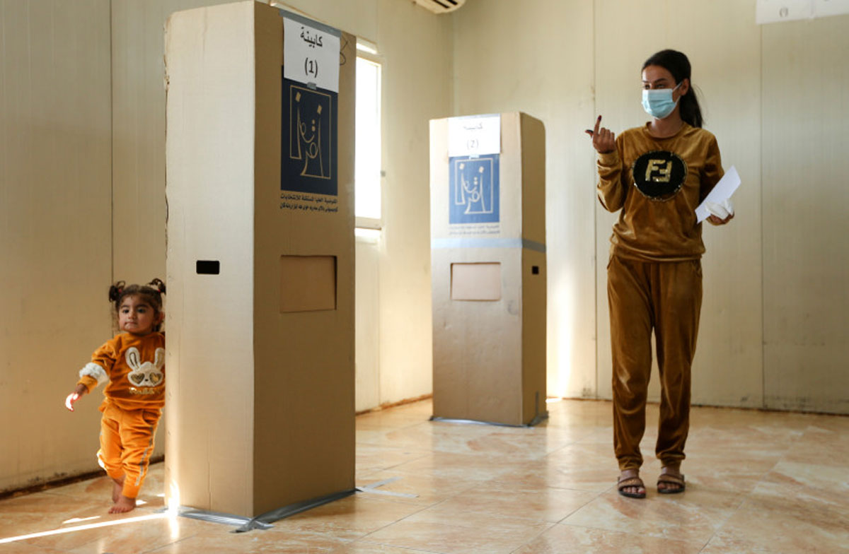 Iraquíes votan en las elecciones generales: una prueba para el sistema democrático
