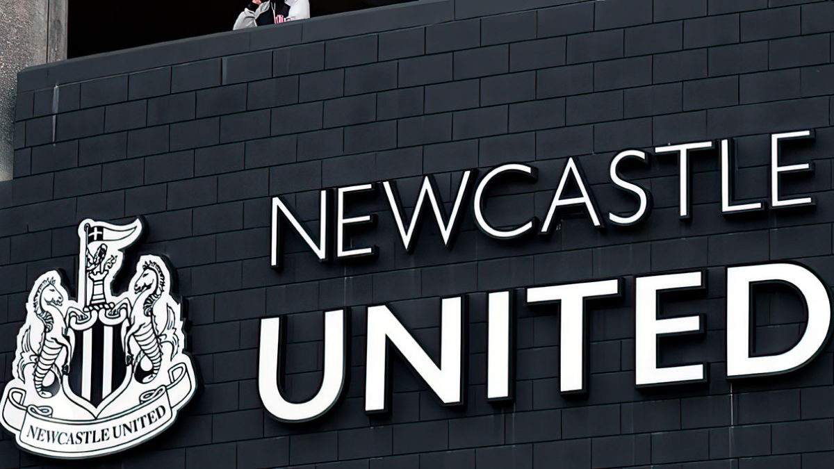 Fondo soberano saudí compra el equipo de fútbol inglés Newcastle United