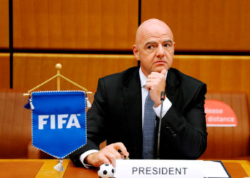 La FIFA dice que evacuó a 57 refugiados más de Afganistán