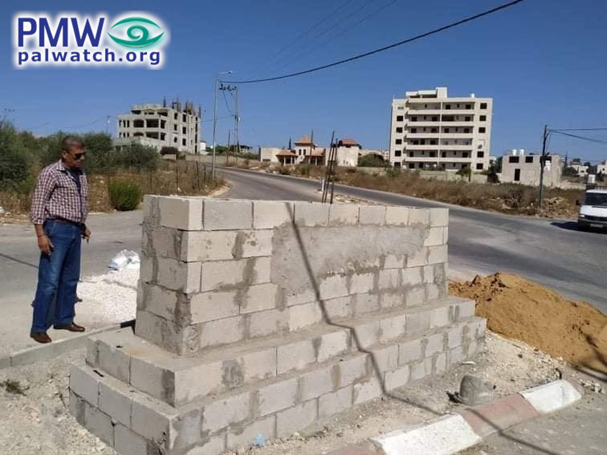 Autoridad Palestina erige monumento en honor a un terrorista que asesinó israelíes