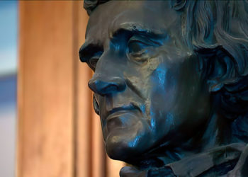 La ciudad de Nueva York retirará la estatua de Thomas Jefferson de 200 años de antigüedad del Ayuntamiento