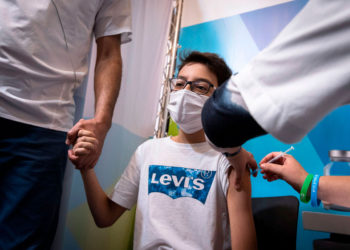 Un total de 2.500 niños fueron hospitalizados en Israel tras contraer COVID