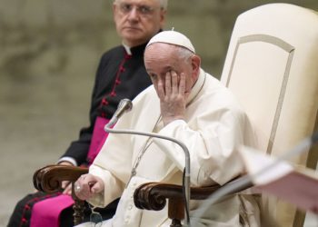 Bergoglio expresa su "vergüenza" tras el informe de abusos sexuales a menores en la iglesia católica de Francia