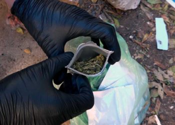 8 adolescentes hospitalizados tras consumir droga sintética ilegal de cannabis