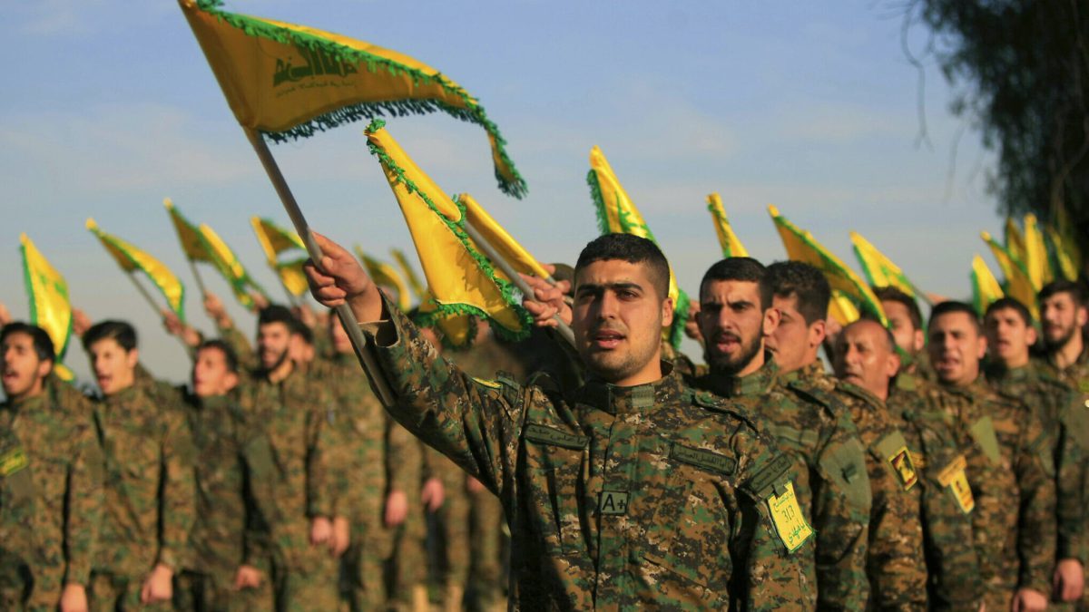 Alarde de Hezbolá de 100.000 combatientes "no está dirigido a Israel"