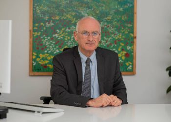 Regulador ordena a bancos israelíes que mejoren sus servicios