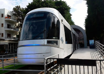 El alcalde de Tel Aviv impulsa la apertura del tren ligero en Shabat