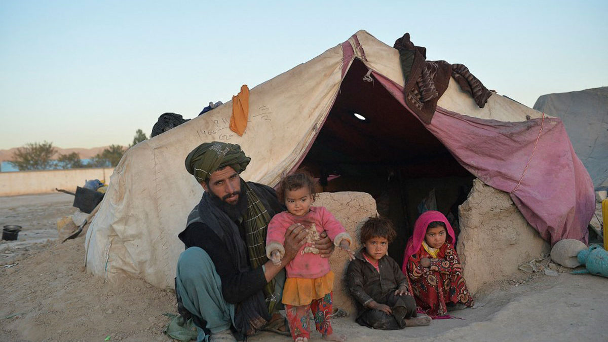 Crisis en Afganistán: Padres desesperados venden a sus hijas
