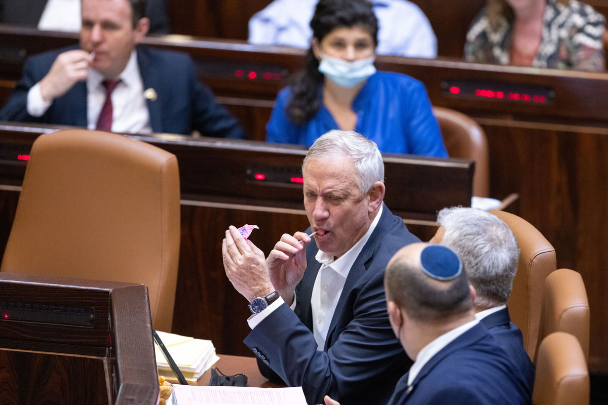 El presidente de la Knesset prohíbe a los diputados comer en el pleno