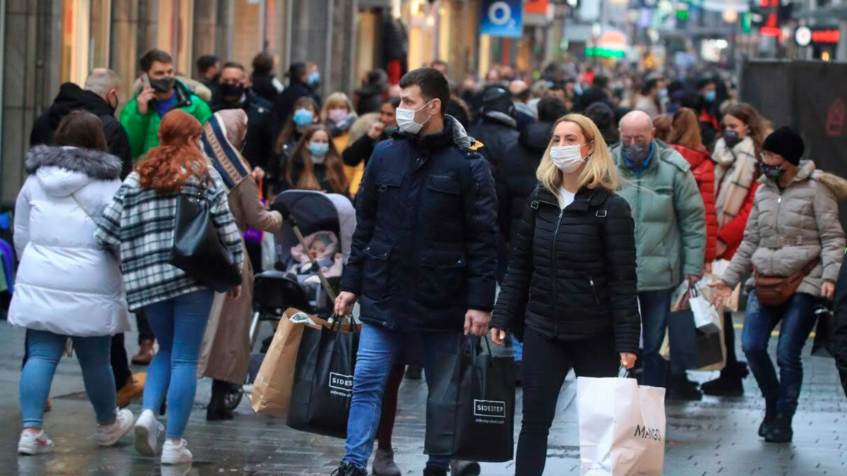 Los casos de COVID baten récords en toda Europa mientras el invierno se impone