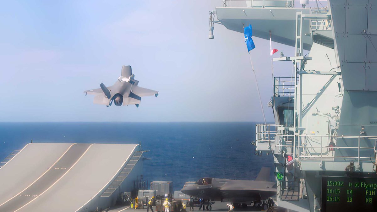 Un caza F-35 británico se estrella en el Mediterráneo