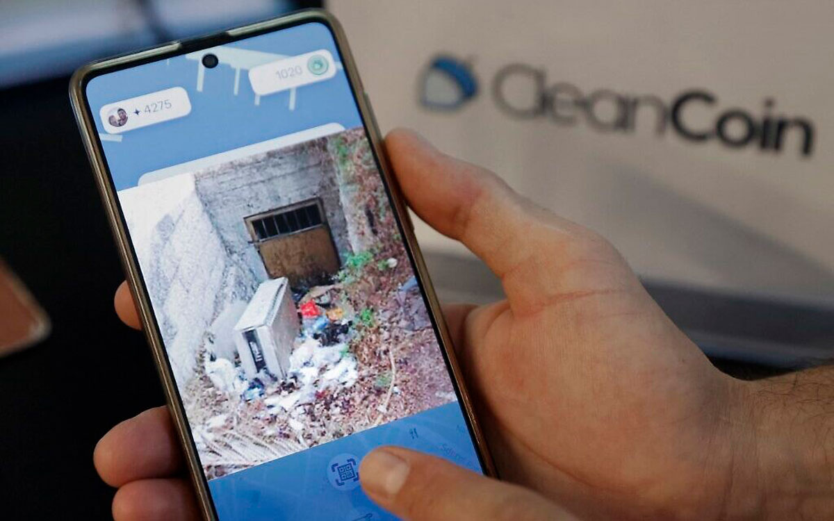 Una startup israelí entrega monedas virtuales por recoger la basura