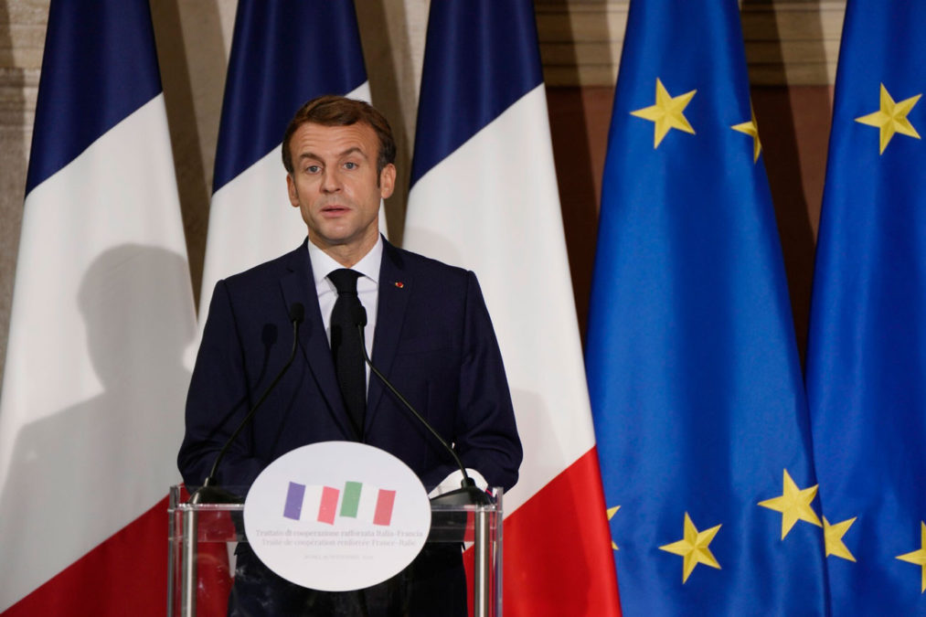Macron insta a Raisi a ser “constructivo” en las conversaciones para salvar el acuerdo nuclear