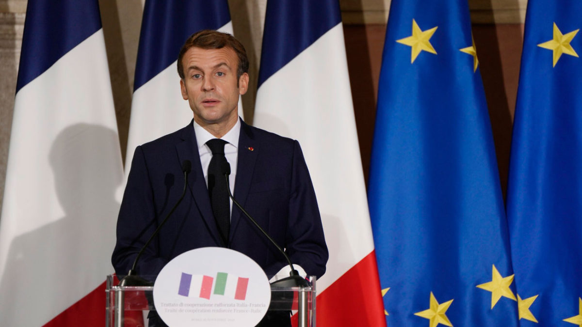 Macron insta a Raisi a ser “constructivo” en las conversaciones para salvar el acuerdo nuclear