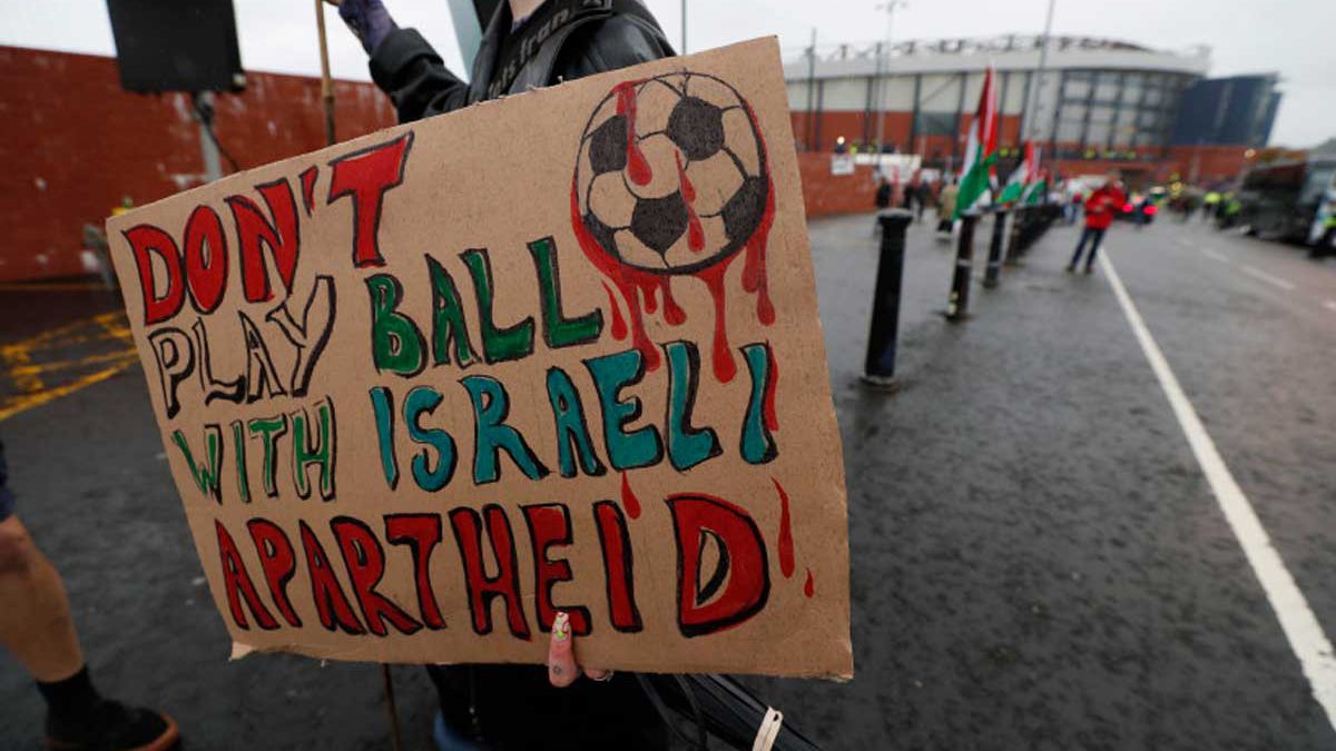 FIFA multa a Escocia por abuchear el himno nacional de Israel en un partido de fútbol