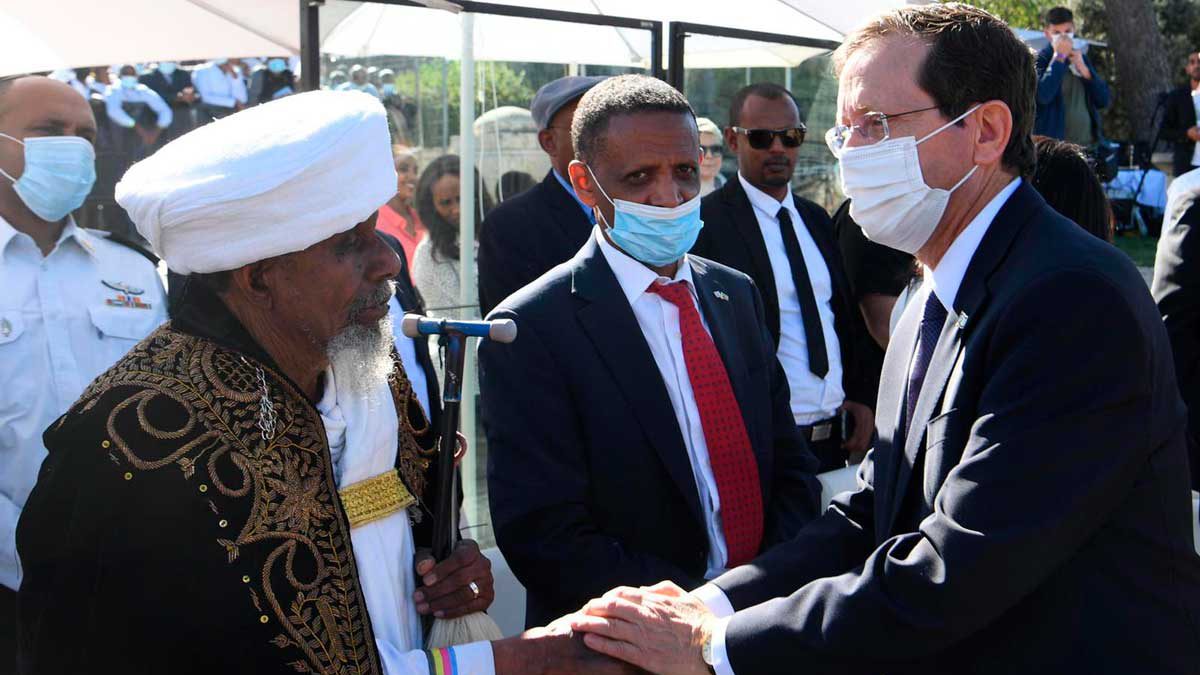 El presidente Herzog exige traer a Israel a los judíos etíopes restantes