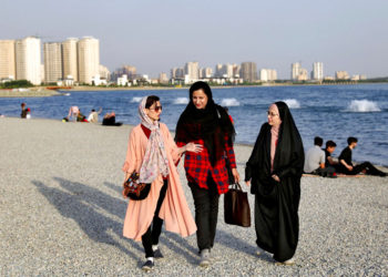 ONU condena una ley iraní que limita la atención médica a las mujeres