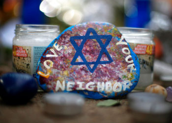 El documental sobre el peor ataque antisemita en EE.UU. revela la valentía bajo fuego