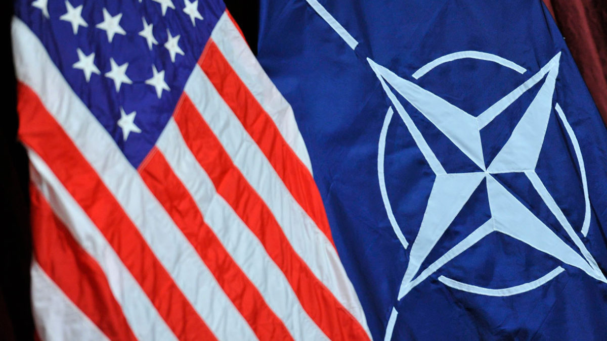 EE.UU. intenta reparar la brecha de confianza con la OTAN