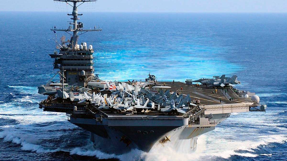 ¿Por qué China practica el “asesinato” de portaaviones estadounidenses en el desierto?