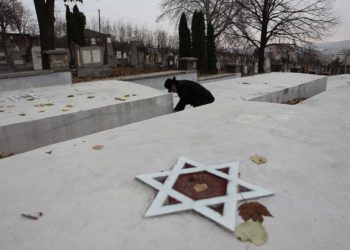 Rumanía hace obligatoria la enseñanza del Holocausto en todos los institutos