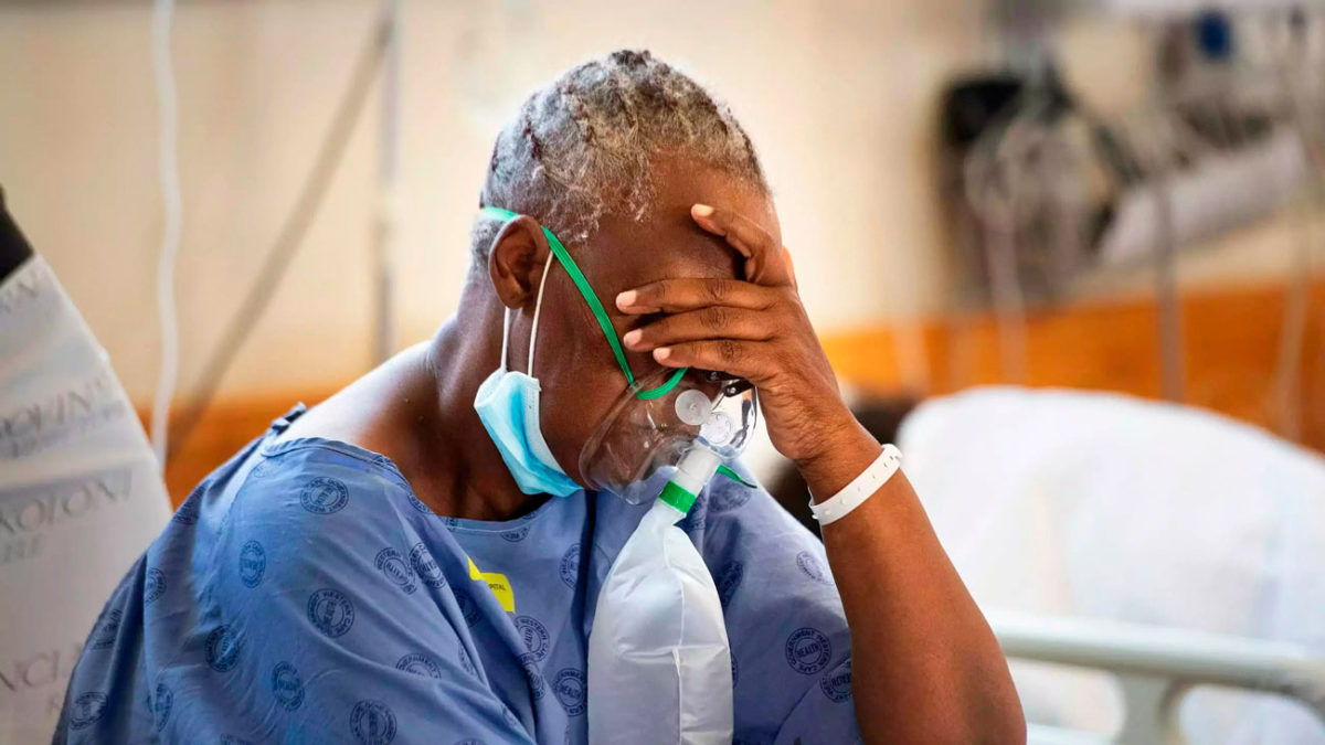 Ómicron elevará los casos diarios de COVID a 10.000 en Sudáfrica: Epidemiólogo
