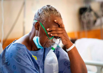 Ómicron elevará los casos diarios de COVID a 10.000 en Sudáfrica: Epidemiólogo
