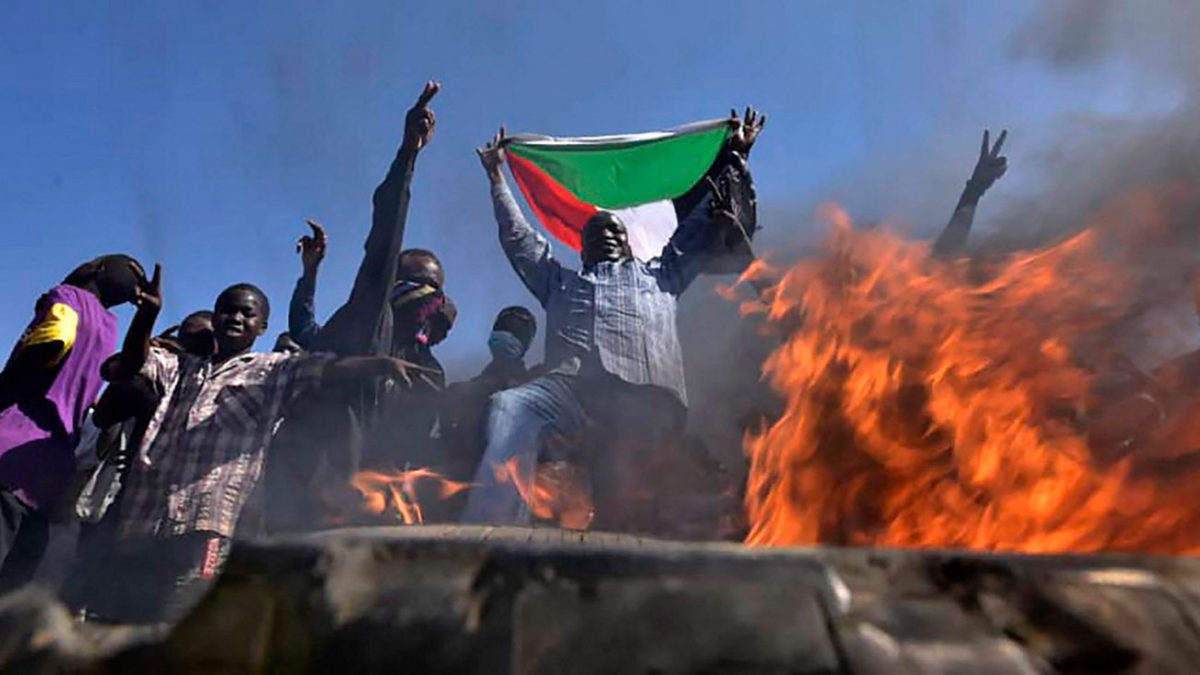 Diez muertos en protestas contra el golpe de Estado en Sudán