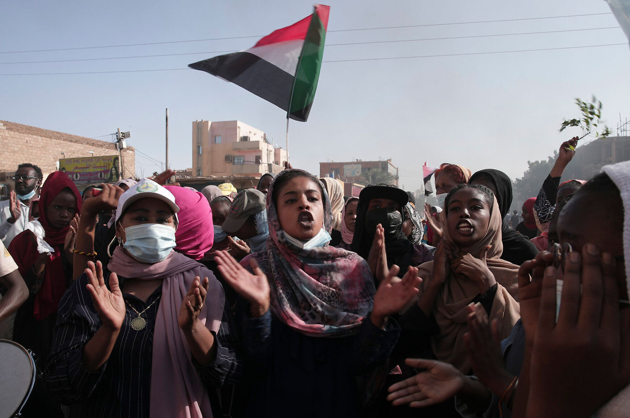 El ejército sudanés acepta restituir al depuesto primer ministro