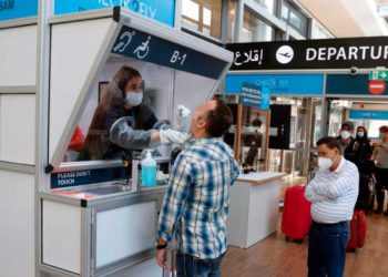 ¿La entrada de turistas provocará una quinta oleada de COVID en Israel?
