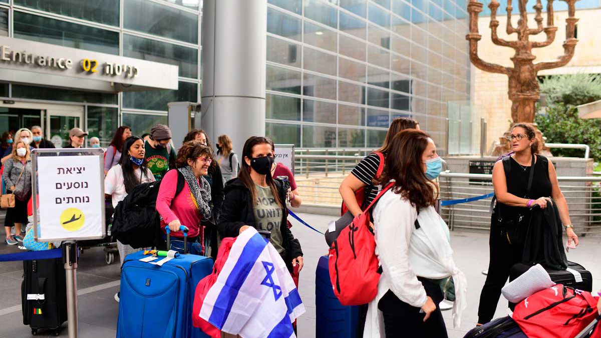 Cómo pueden entrar en Israel los turistas vacunados: La guía completa
