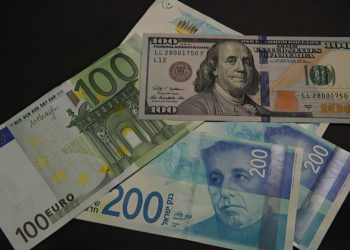 El shekel se debilita frente al dólar y se fortalece frente al euro