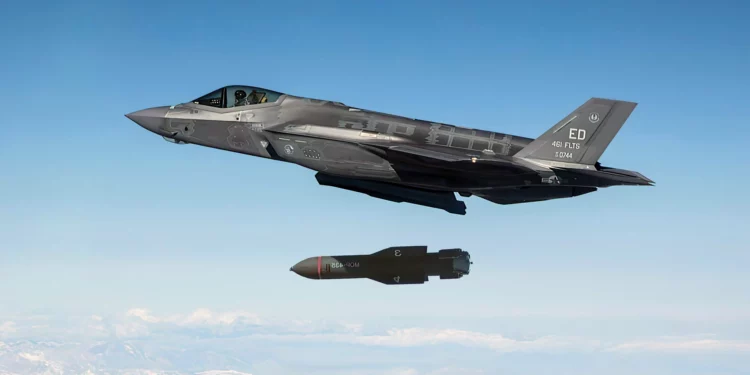 Por qué el F-35 está siendo equipado con una bomba nuclear
