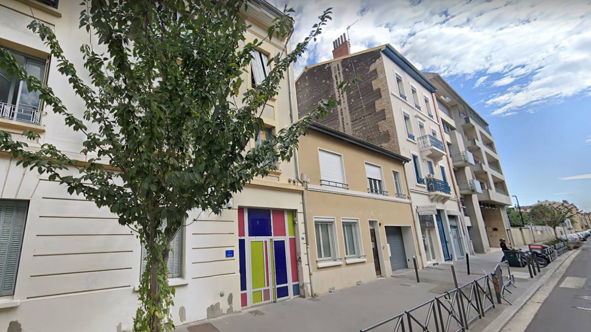 Adolescente detenido tras agitar un machete frente a escuela judía francesa