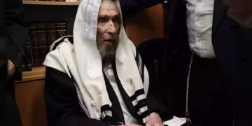 Vándalos pintan con spray la tumba de un legendario rabino haredi