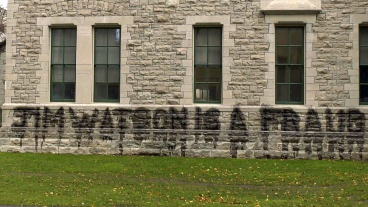 Pintadas antisemitas en edificios de Ottawa
