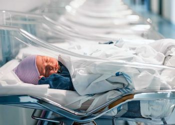 Un médico nacido en Israel y una clínica de Los Ángeles son acusados de confundir embriones de parejas